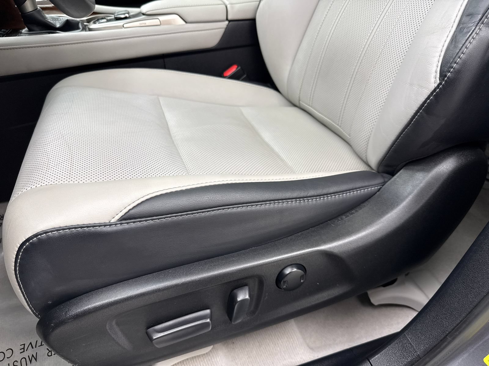 Used 2018 Lexus RX 450h AWD w/ Premium Package image 35