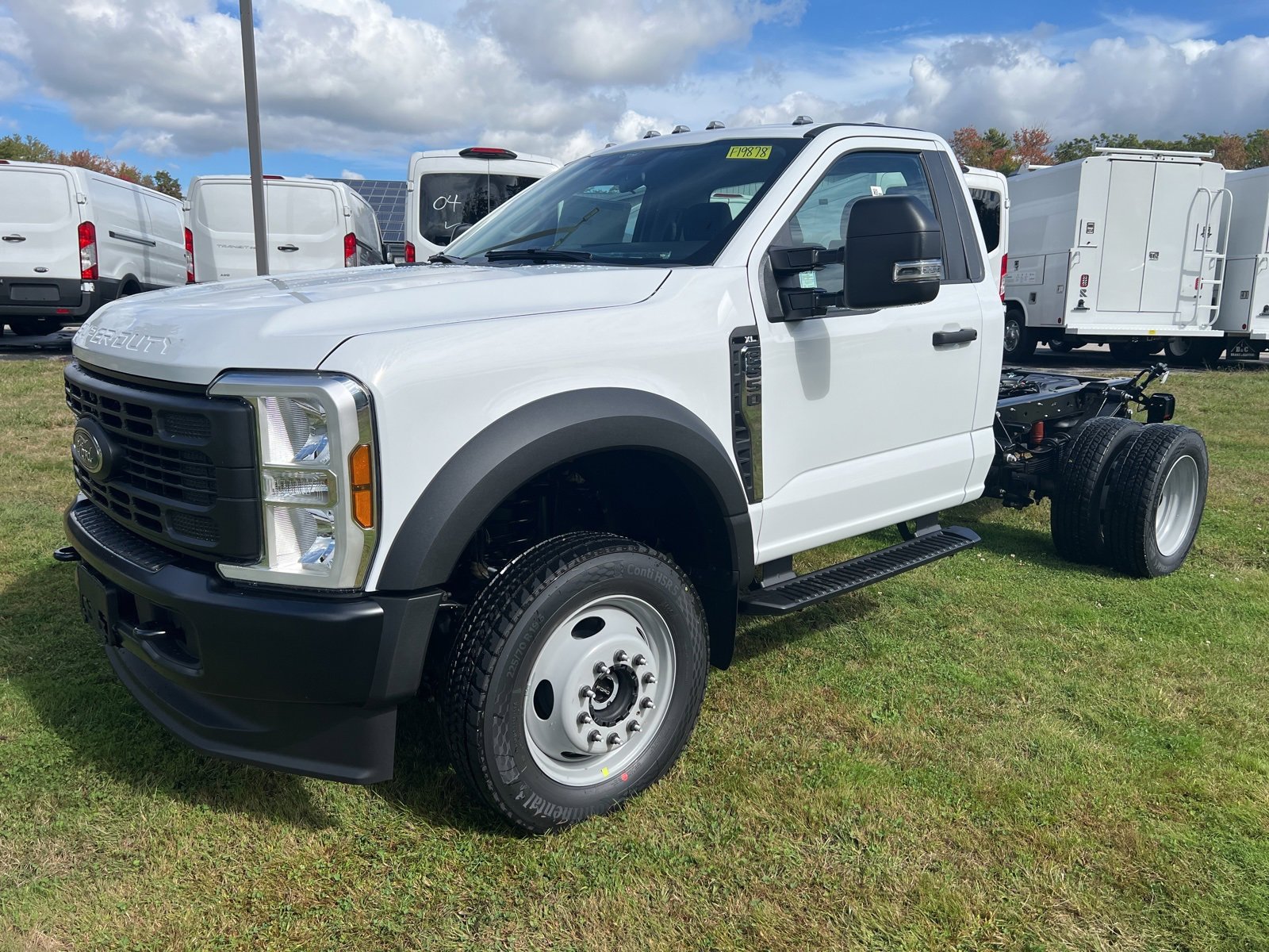 New 2026 Ford F550 4x4 Regular Cab Super Duty image 3