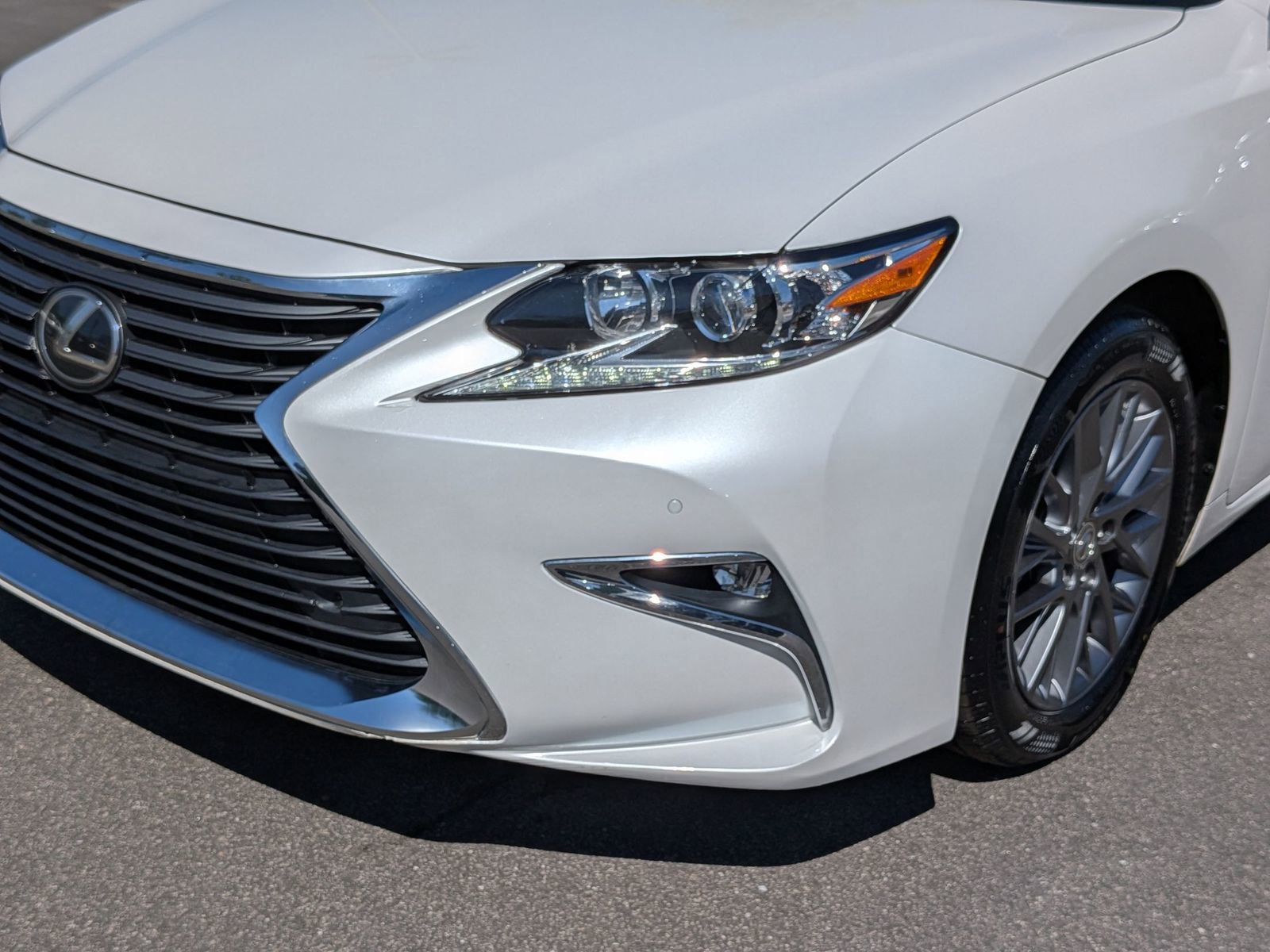 Used 2018 Lexus ES 350 w/ Premier Package image 9