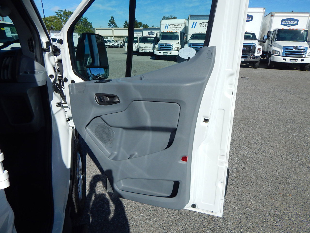 Used 2017 Ford Transit 350 XLT image 16