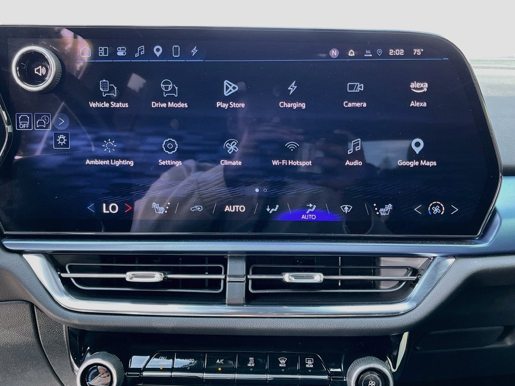 Used 2025 Chevrolet Equinox EV LT FWD image 22