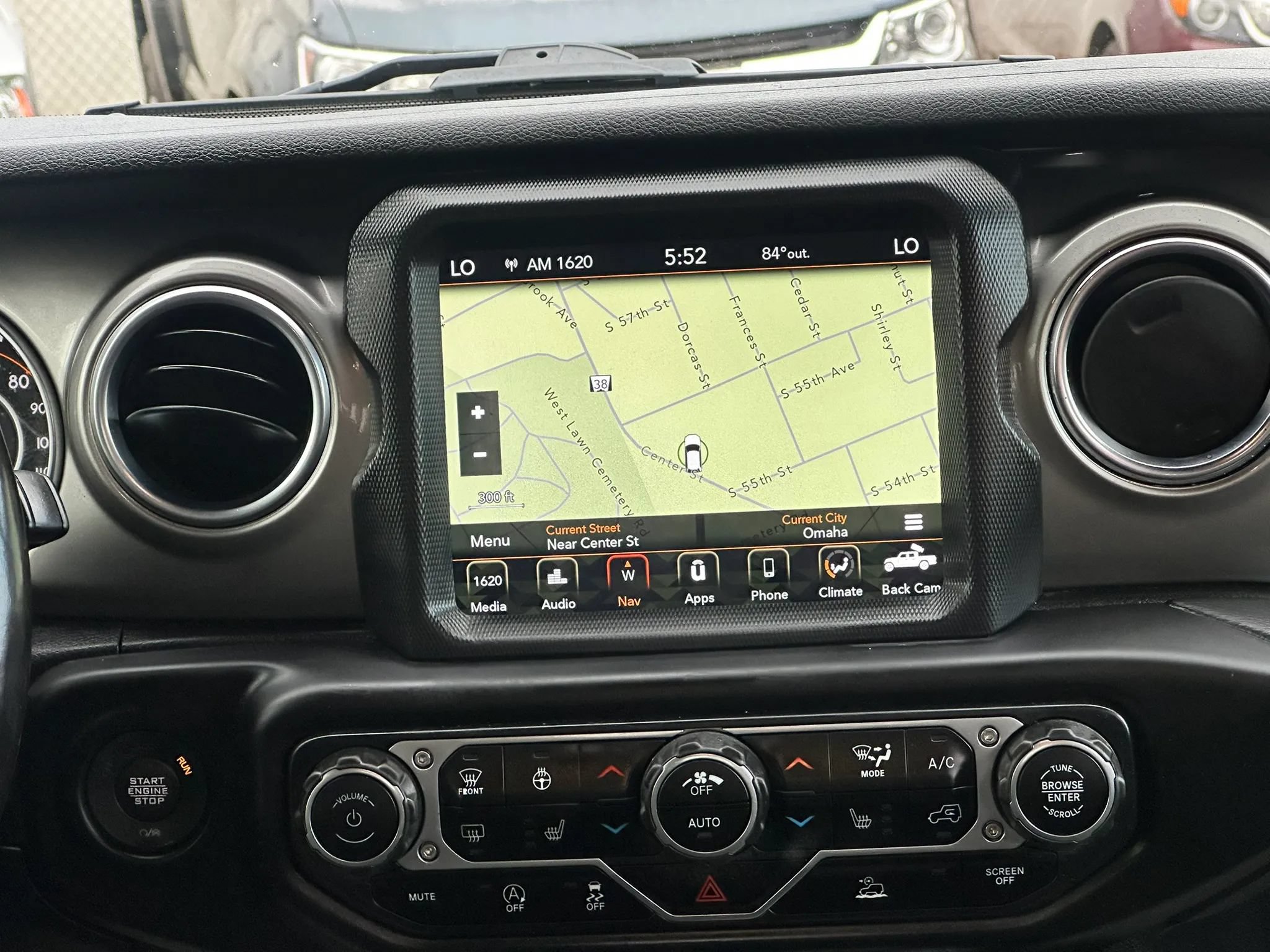 Used 2020 Jeep Gladiator Overland AWD/4WD image 15