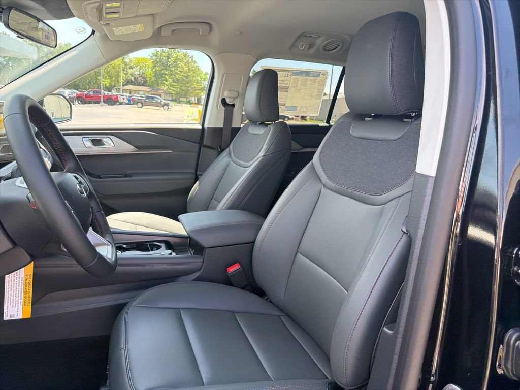 New 2026 Ford Explorer Active w/ Active Comfort Package AWD/4WD image 10