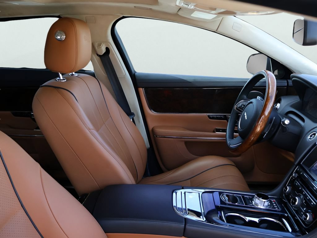 Used 2011 Jaguar XJ L RWD image 9
