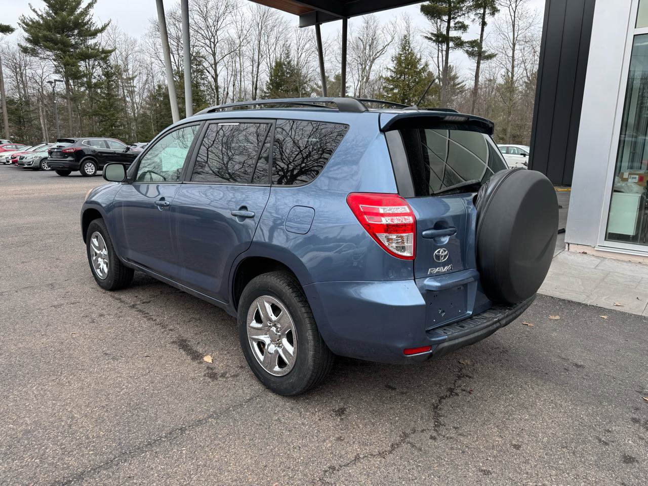 Used 2012 Toyota RAV4 4WD w/ Value Pkg image 3