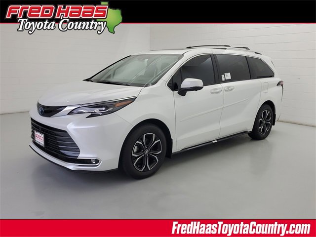 New 2025 Toyota Sienna Platinum