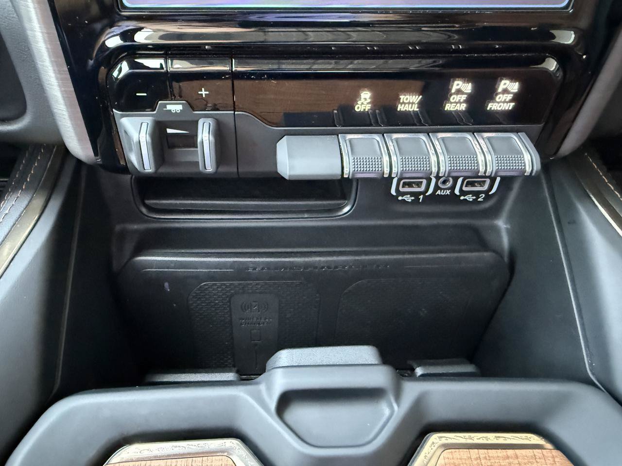 Used 2024 RAM 1500 Longhorn AWD/4WD image 28