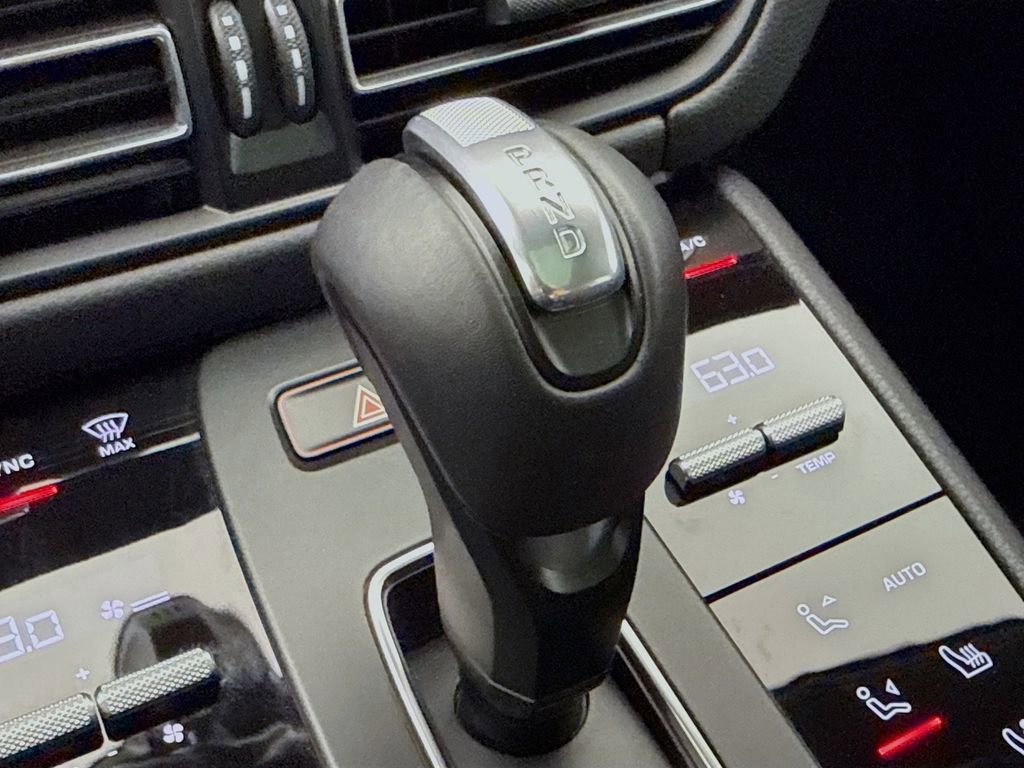 Certified 2025 Porsche Macan image 22