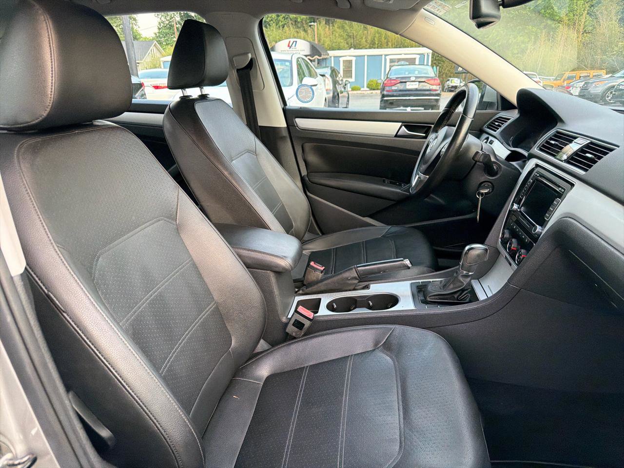 Used 2013 Volkswagen Passat 2.5 SE FWD image 19