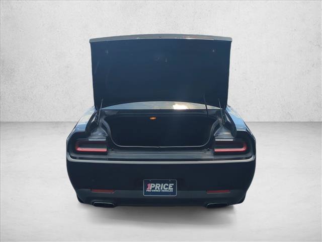 Used 2016 Dodge Challenger SXT RWD image 6