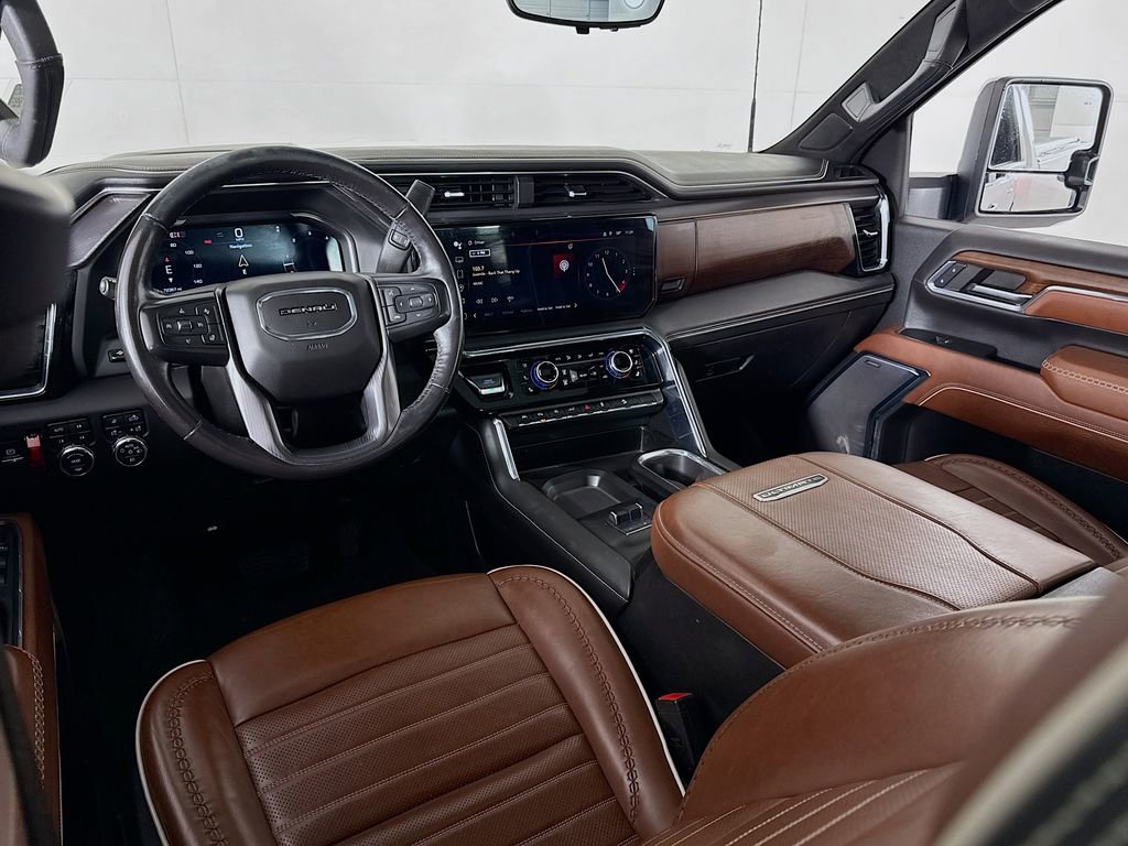 Used 2024 GMC Sierra 3500 Denali Ultimate AWD/4WD image 35