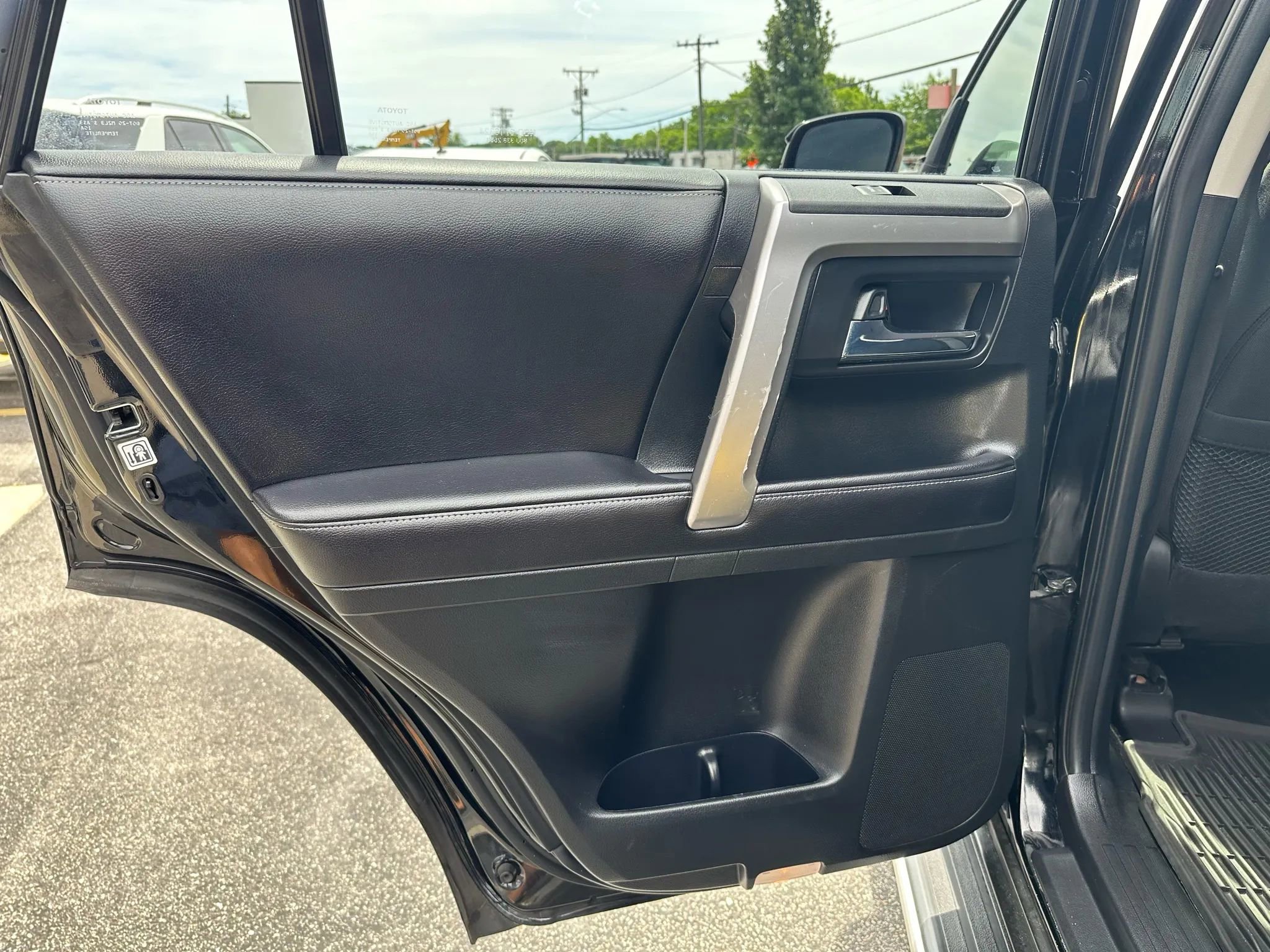 Used 2016 Toyota 4Runner SR5 image 12