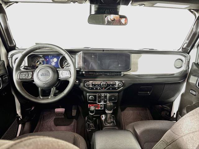 Certified 2025 Jeep Gladiator Sport AWD/4WD image 13