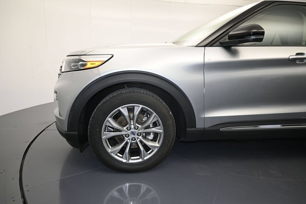 Certified 2023 Ford Explorer Limited w/ Equipment Group 301A RWD image 9
