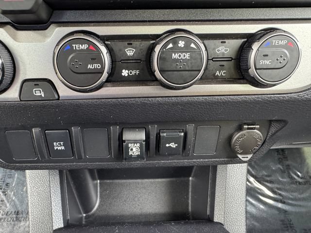 Used 2022 Toyota Tacoma SR5 AWD/4WD image 27