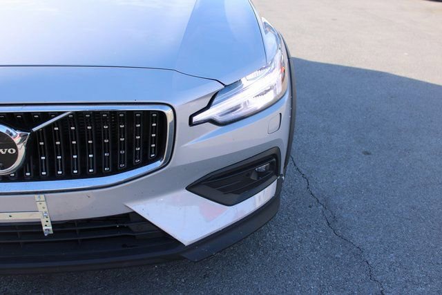 Used 2025 Volvo V60 B5 Cross Country Plus image 43