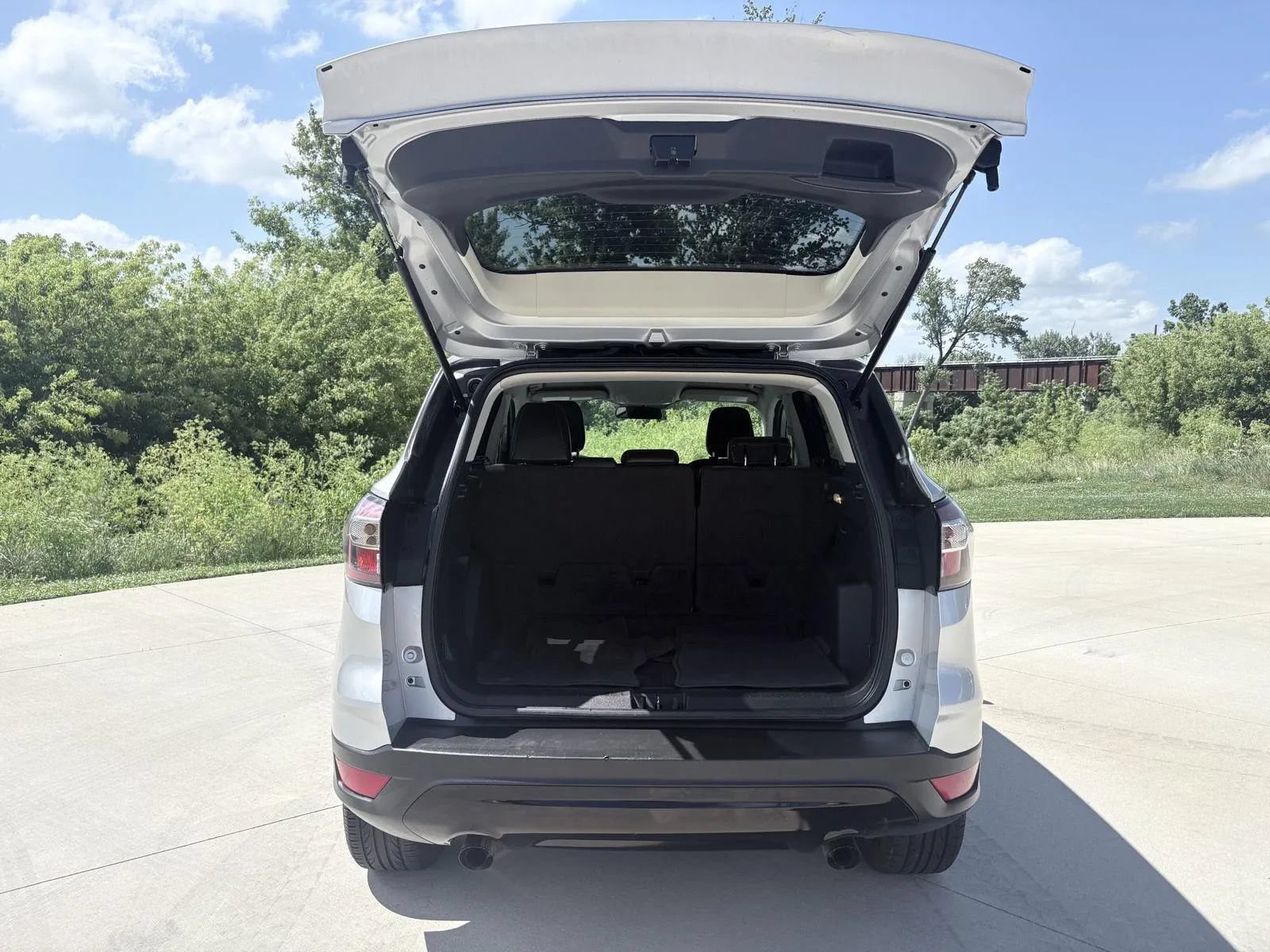 Used 2018 Ford Escape SE w/ SE Sport Appearance Package AWD/4WD image 8