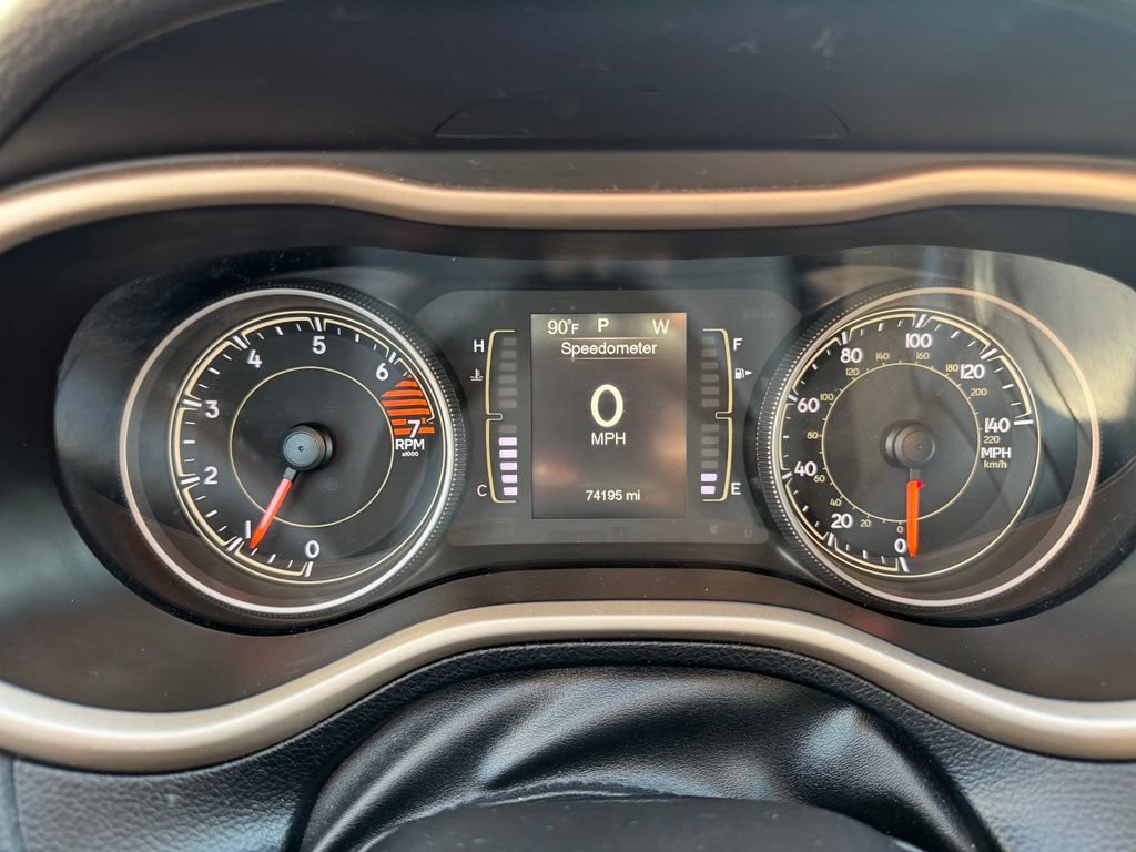 Used 2017 Jeep Cherokee Sport FWD image 17