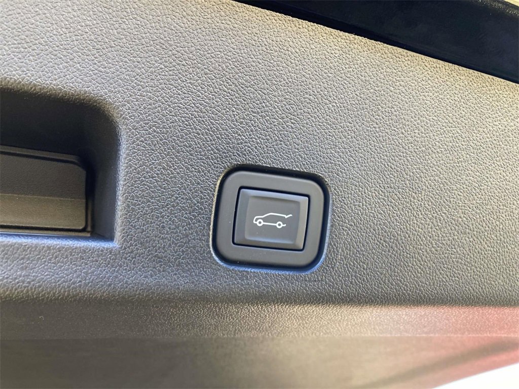 New 2025 Chevrolet Traverse LT w/ LPO, Floor Liner Package image 12