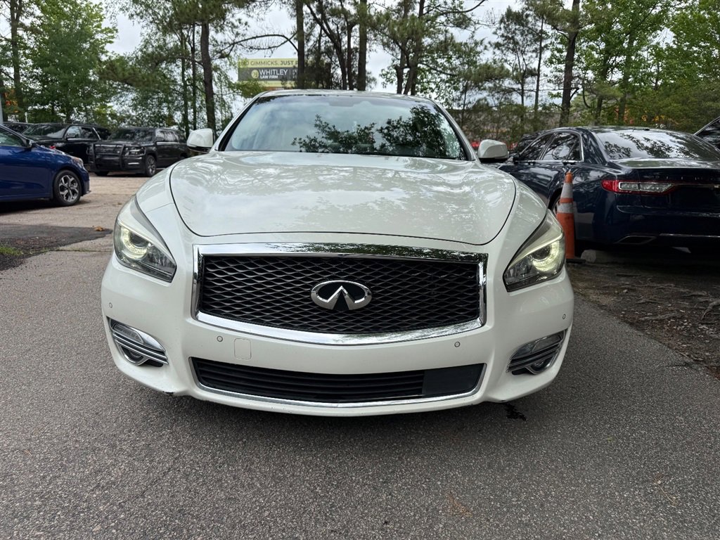 Used 2018 INFINITI Q70 L 3.7 w/ Sensory Package RWD image 2