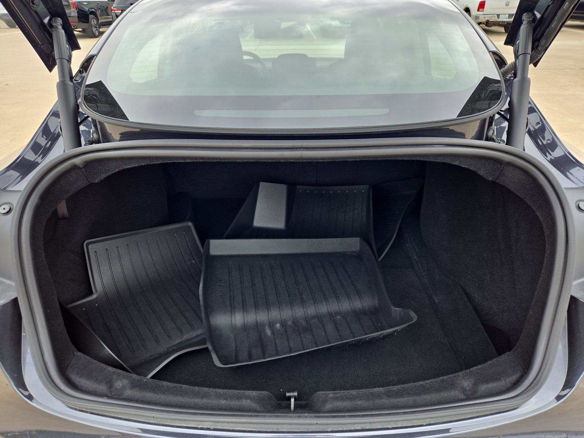 Used 2024 Tesla Model 3 Standard Range RWD image 29
