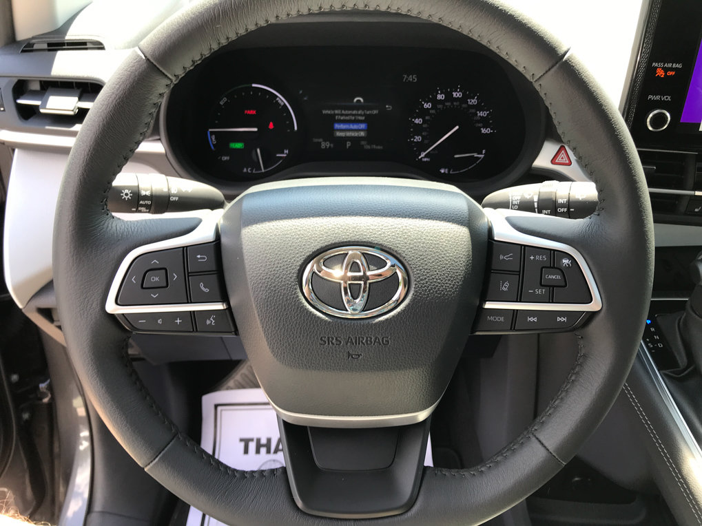 Certified 2025 Toyota Sienna XLE AWD/4WD image 16