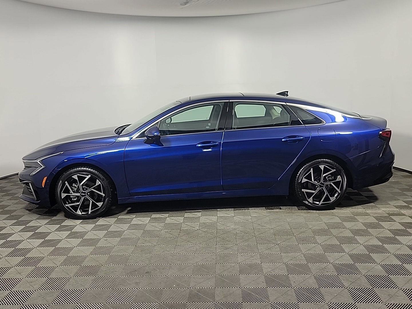 Used 2025 Kia K5 EX image 11