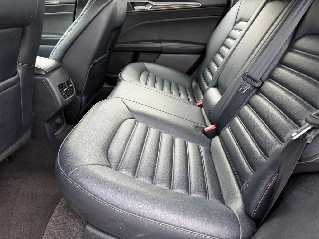 Used 2019 Ford Fusion SEL FWD image 11