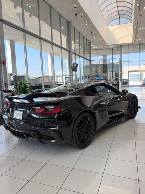 Used 2026 Chevrolet Corvette Z06 w/ Z07 Performance Package RWD image 2