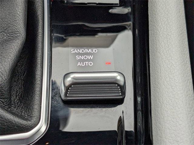 Certified 2023 Jeep Compass Limited AWD/4WD image 19