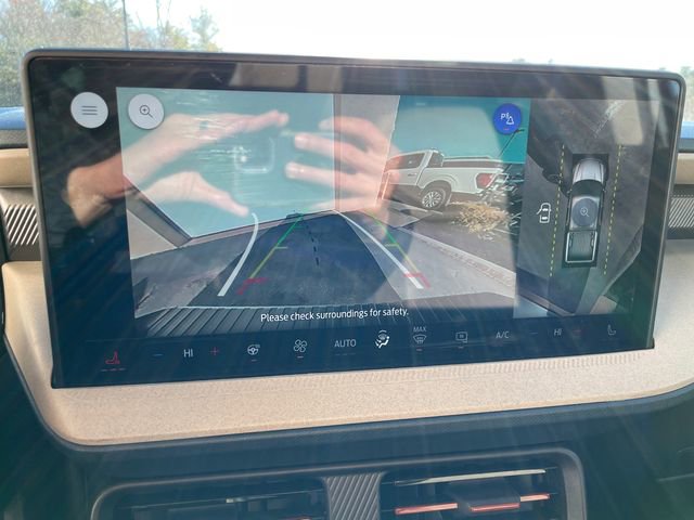 Used 2025 Ford Maverick Lariat w/ 4K Tow Package image 32