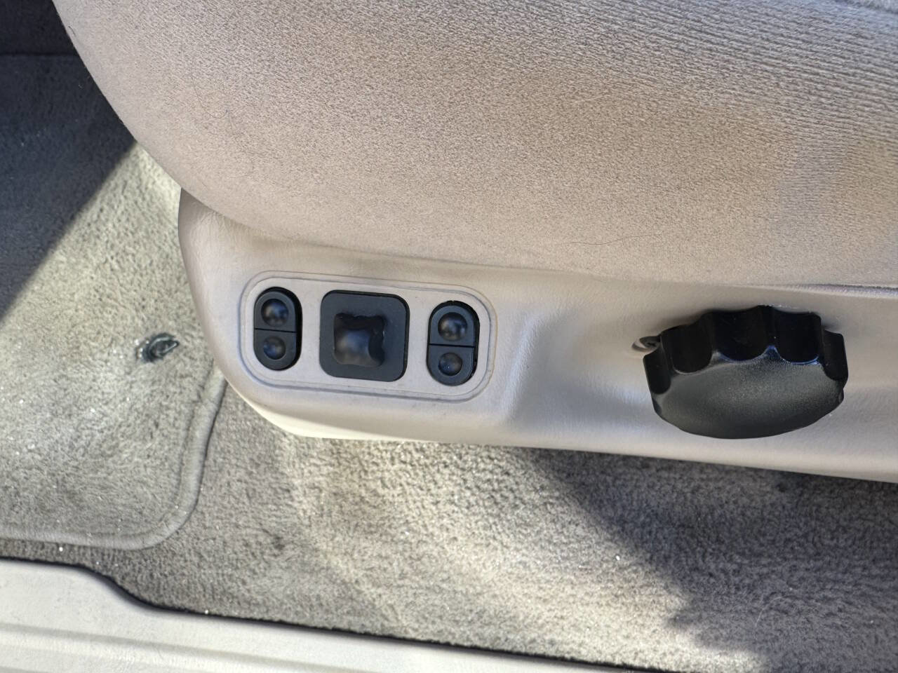 Used 2002 Ford F150 XLT image 11