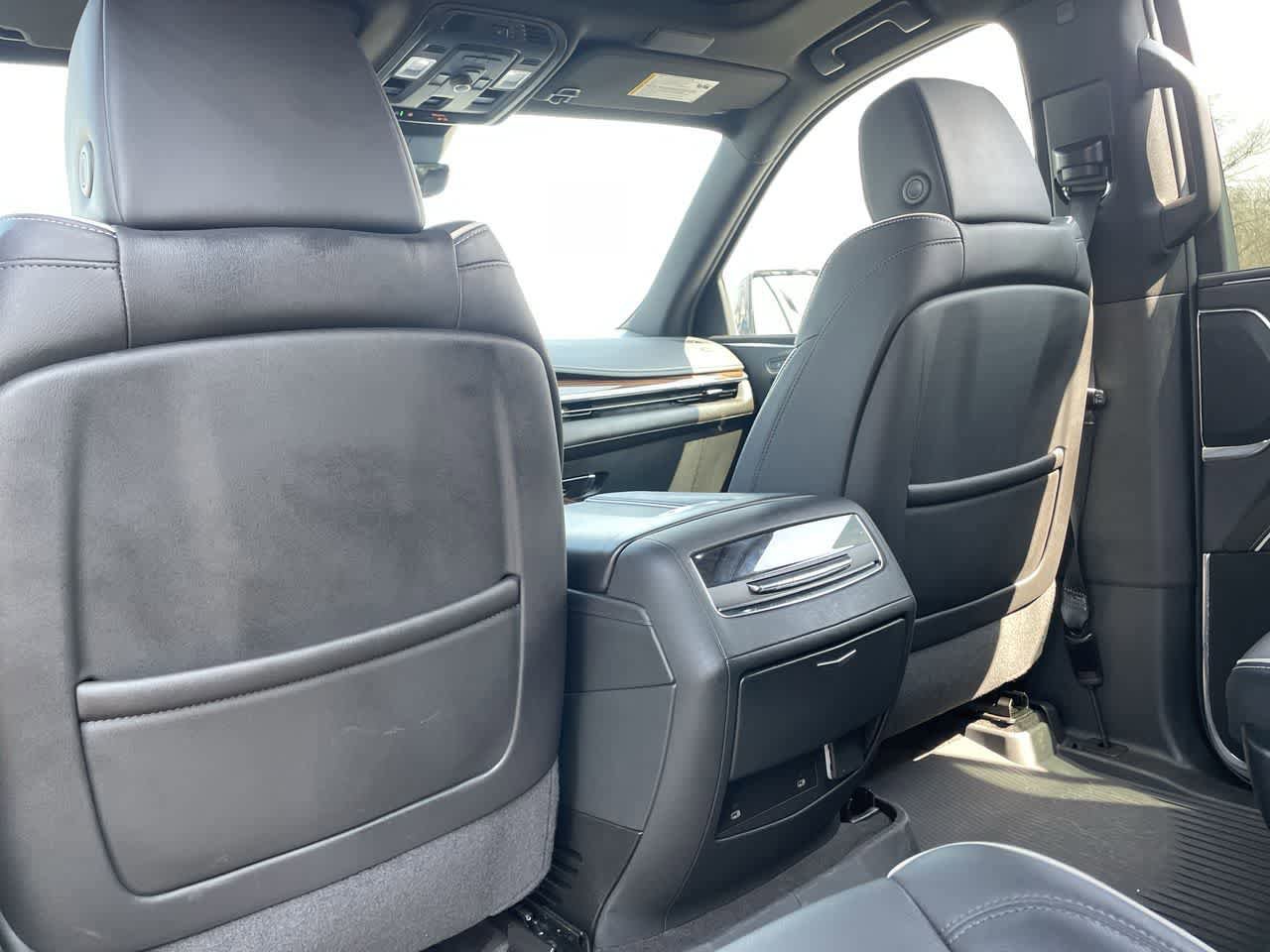 Used 2024 Cadillac Escalade ESV Premium Luxury image 21