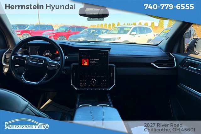 Used 2024 GMC Acadia Elevation image 5