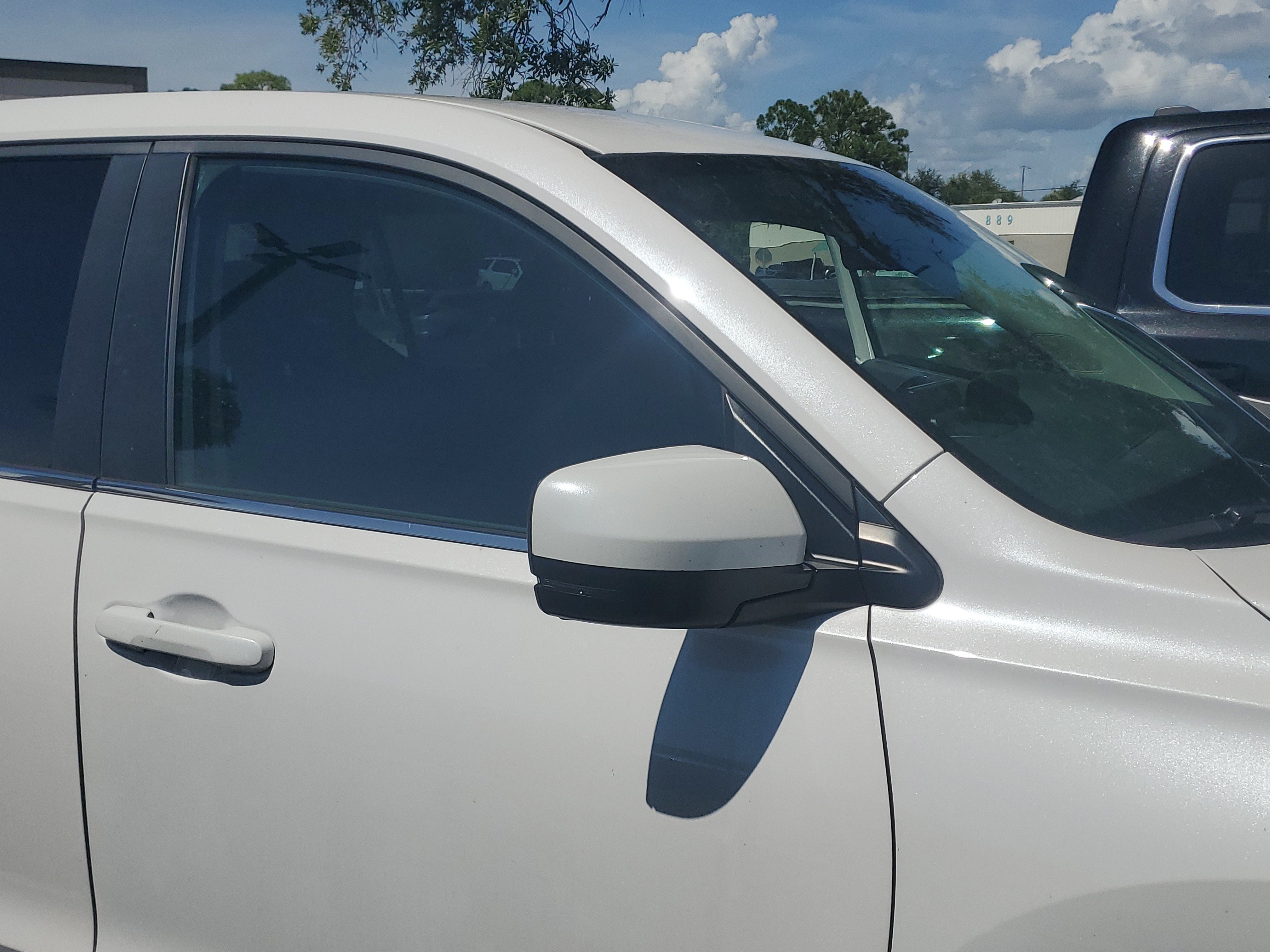 Used 2025 Honda Pilot EX-L image 3