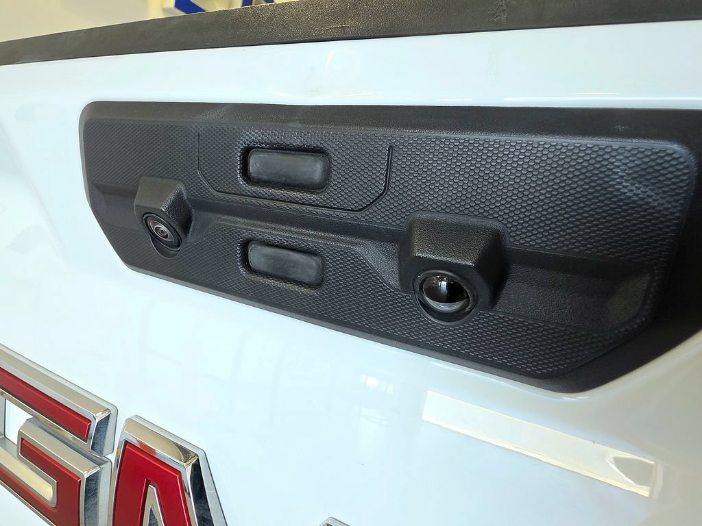 Used 2025 GMC Sierra 1500 AT4 AWD/4WD image 9