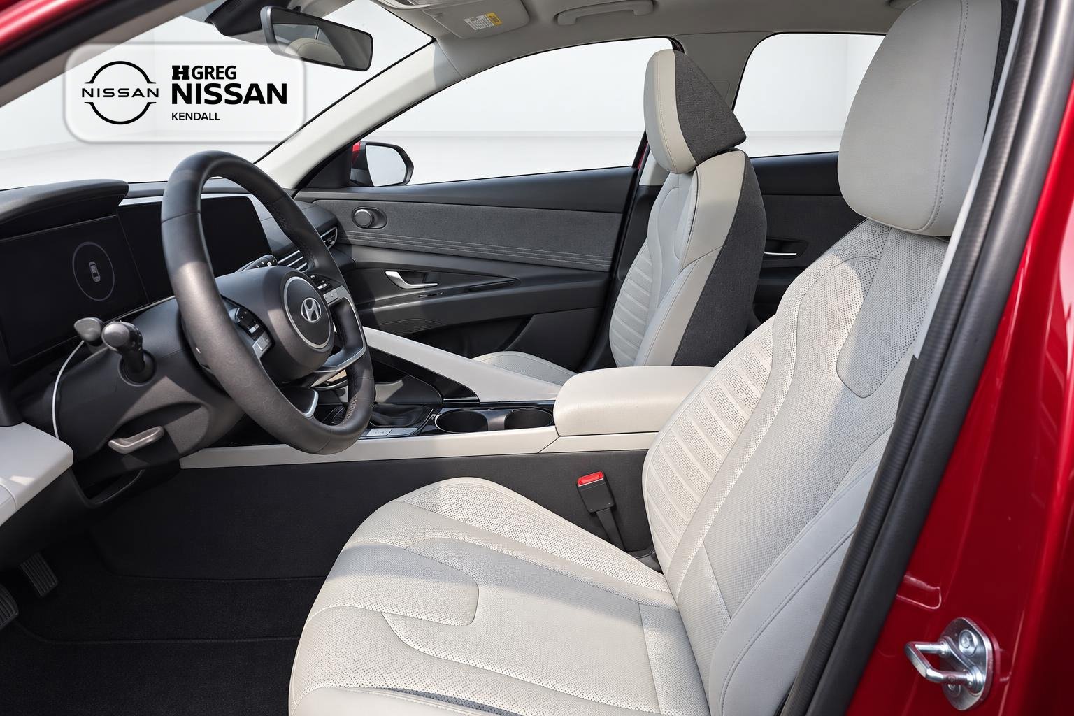 Used 2025 Hyundai Elantra Limited FWD image 7