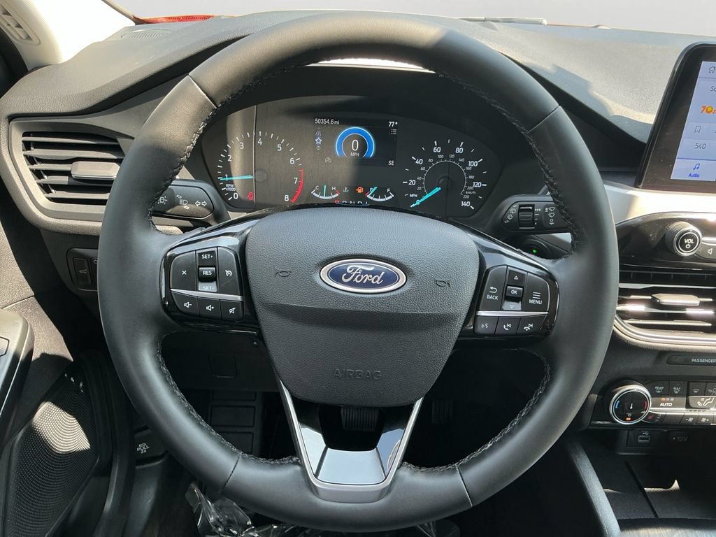 Used 2022 Ford Escape SE w/ SE Sport Appearance Package AWD/4WD image 19