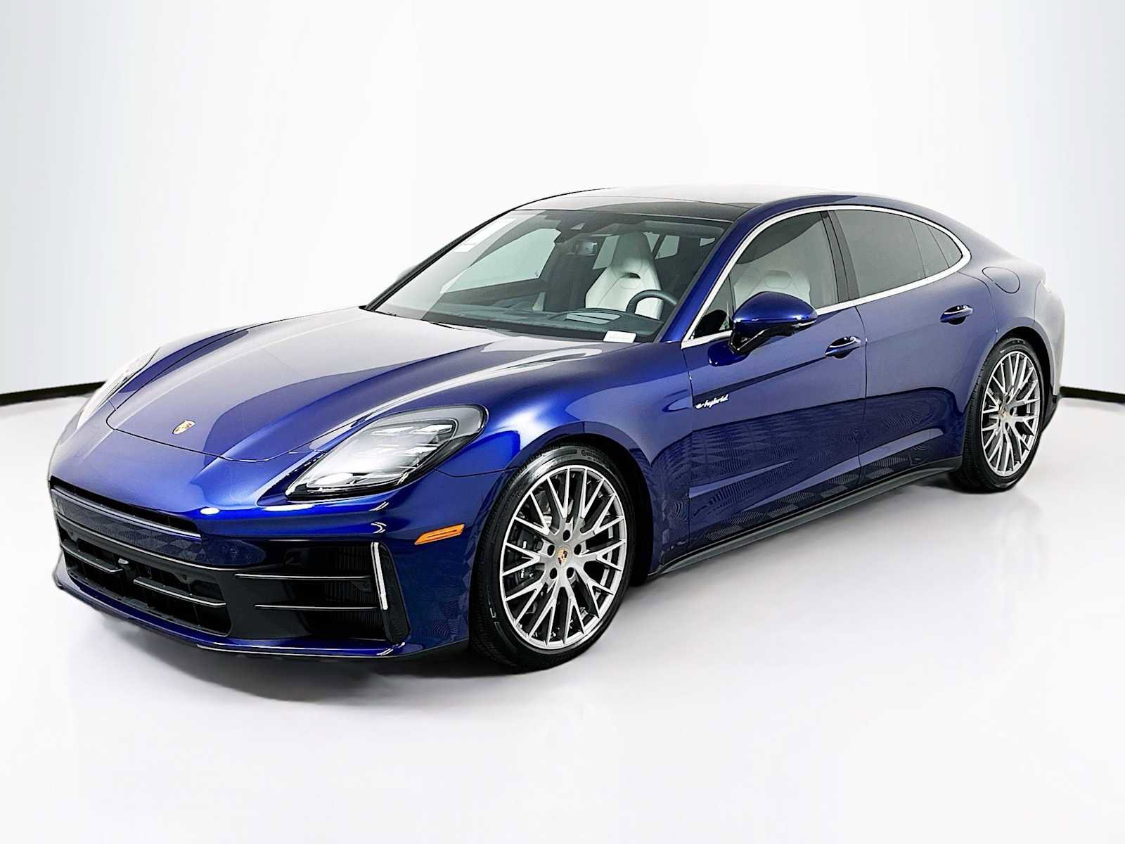 New 2026 Porsche Panamera 4 image 1