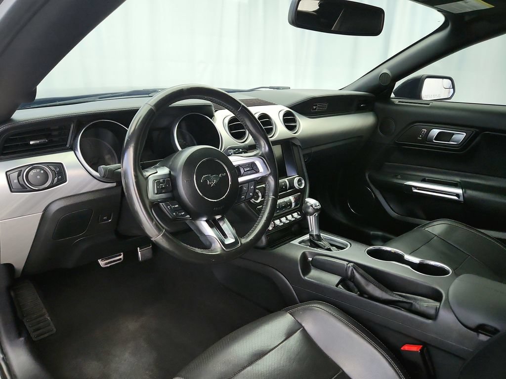 Used 2020 Ford Mustang Premium RWD image 10