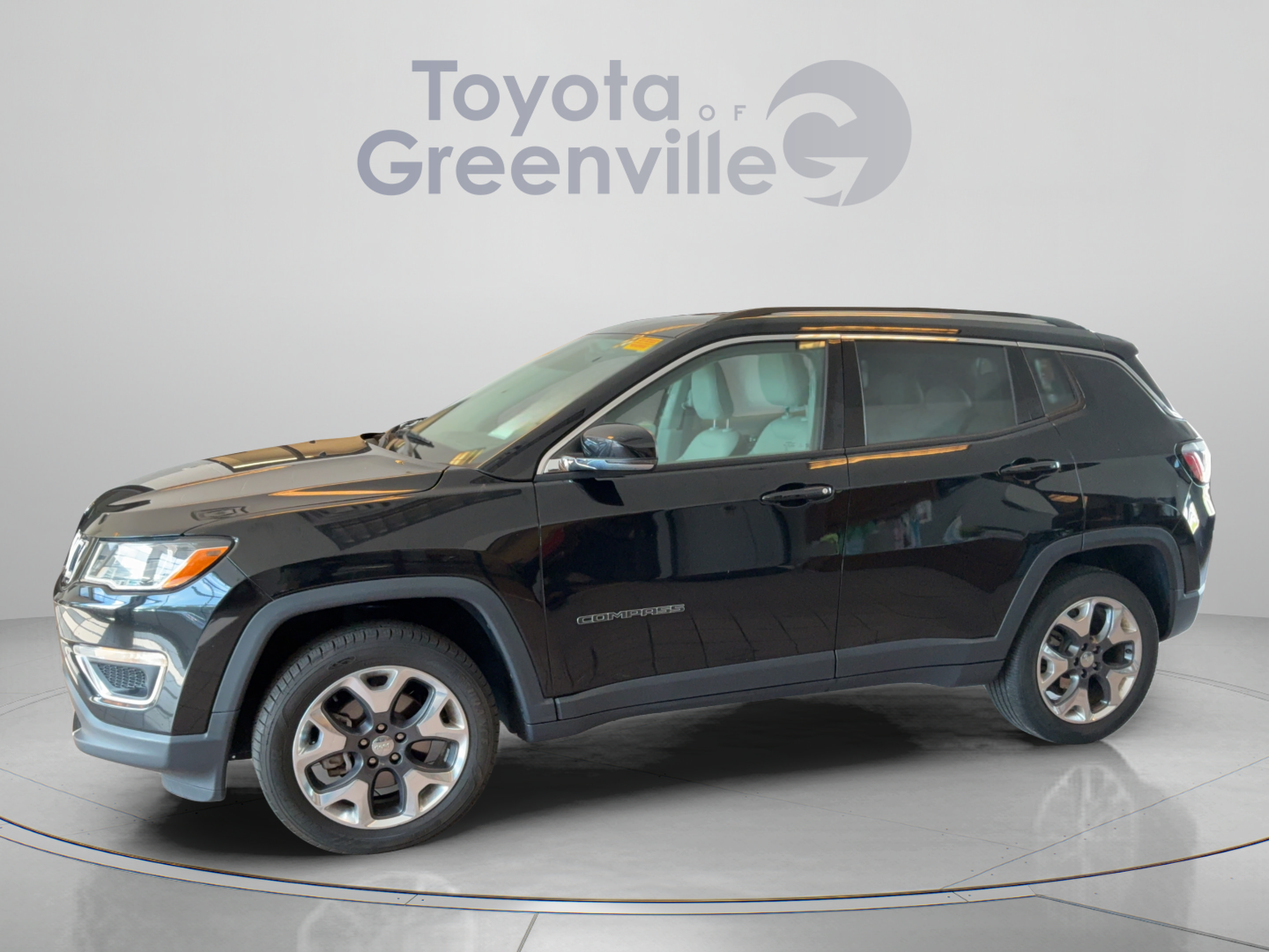 Used 2018 Jeep Compass Limited AWD/4WD image 2
