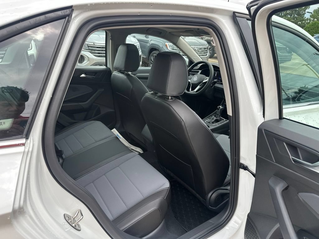 New 2026 Volkswagen Jetta SE FWD image 25