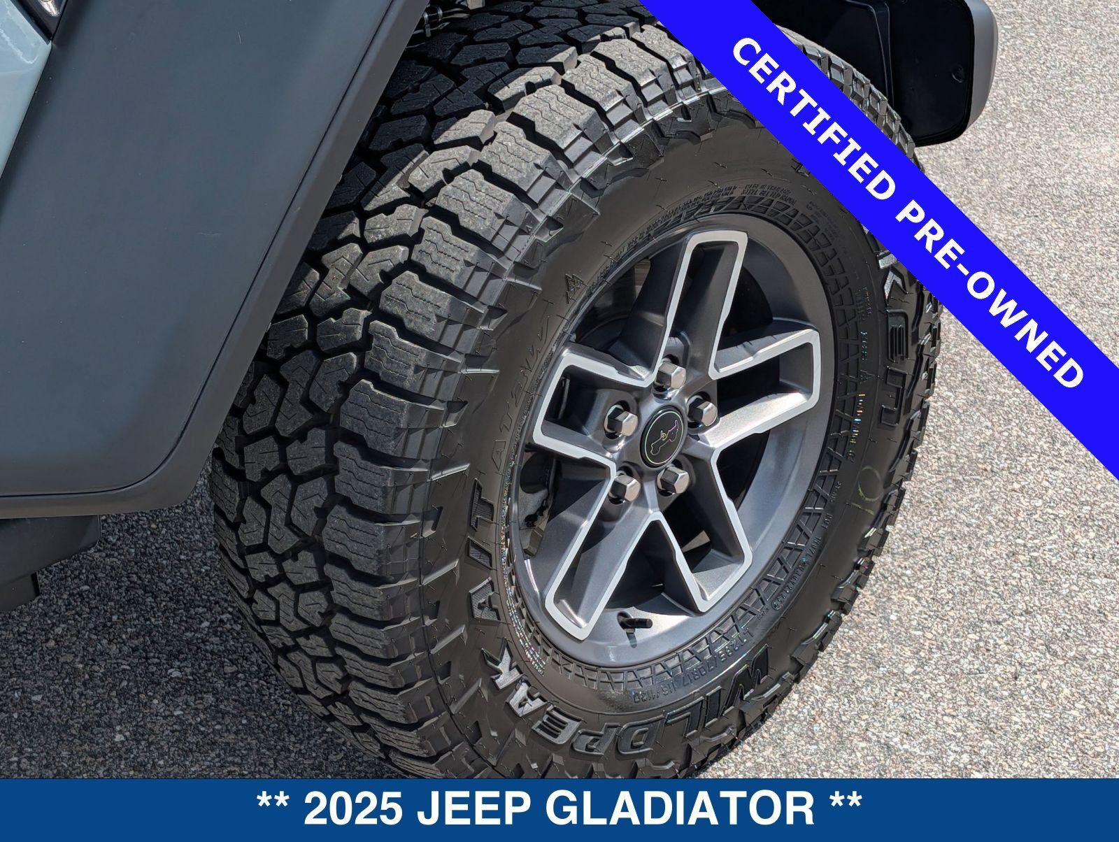 Used 2025 Jeep Gladiator Mojave w/ Safety Group image 12