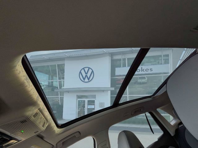 New 2026 Volkswagen Tiguan SE FWD image 21
