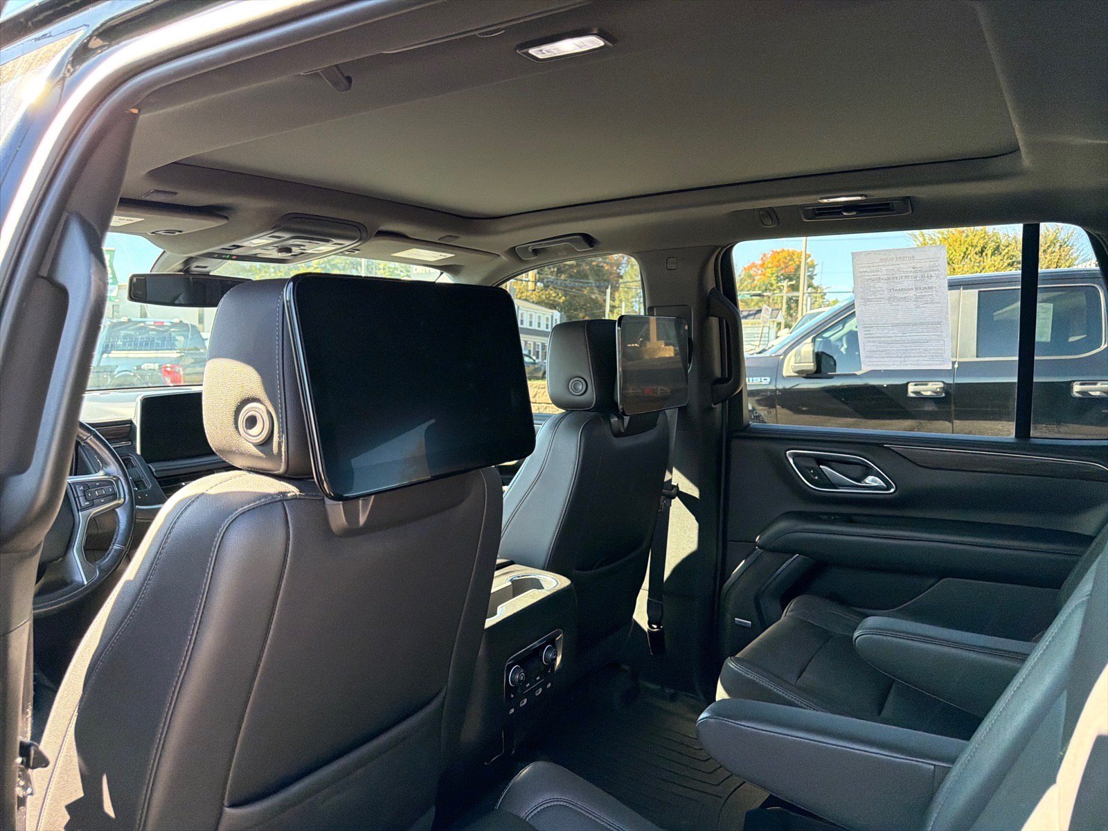 Used 2021 Chevrolet Tahoe LT w/ LT Signature Package AWD/4WD image 11