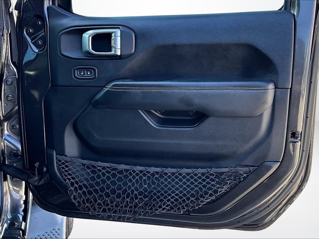 Used 2019 Jeep Wrangler Unlimited Sahara w/ Uconnect 4C Nav & Sound Group AWD/4WD image 25