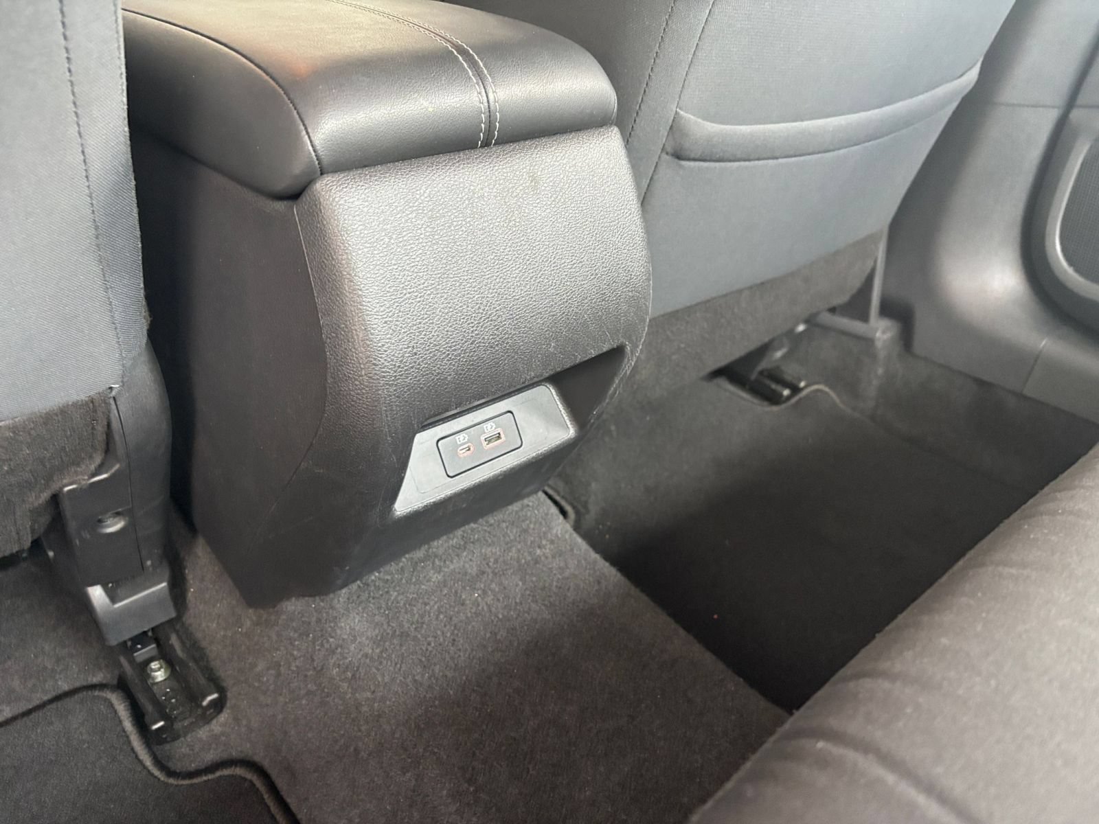 Used 2025 Nissan Altima 2.5 SV FWD image 23