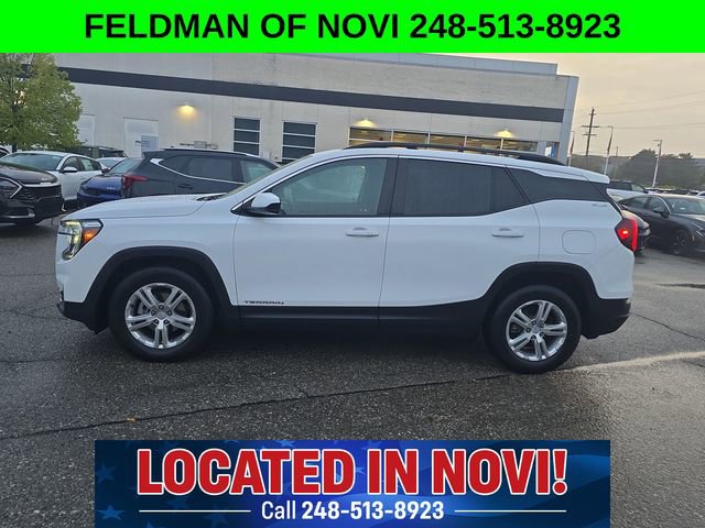 Used 2022 GMC Terrain SLE w/ Driver Convenience Package image 2