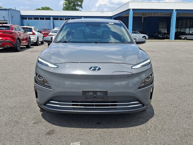 Used 2023 Hyundai Kona SE FWD image 2