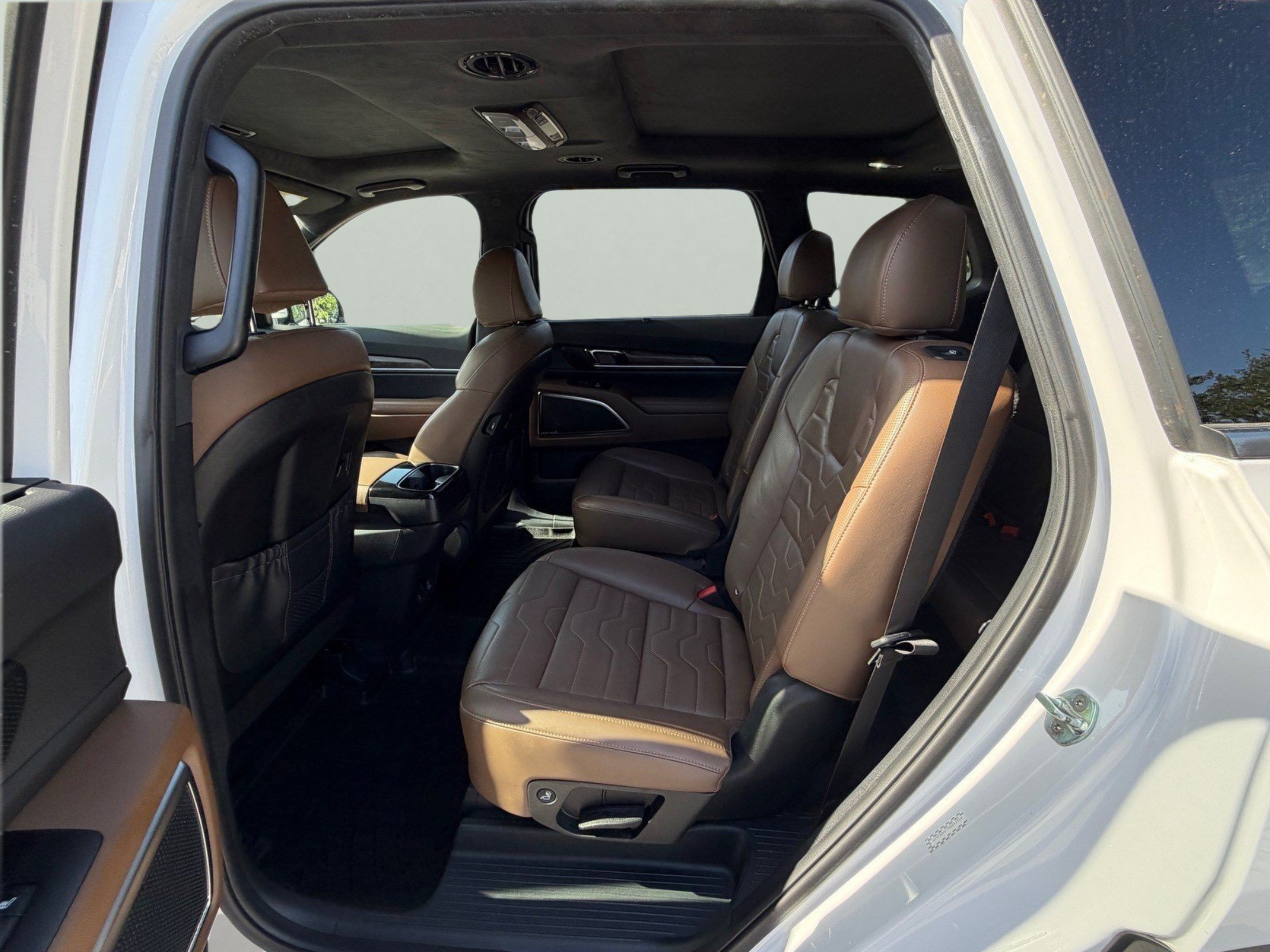 Used 2022 Kia Telluride SX w/ SX Prestige Package AWD/4WD image 17